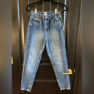 BDG / Urban Outfitters Pintuck Tapered Mom Jeans - Size 27